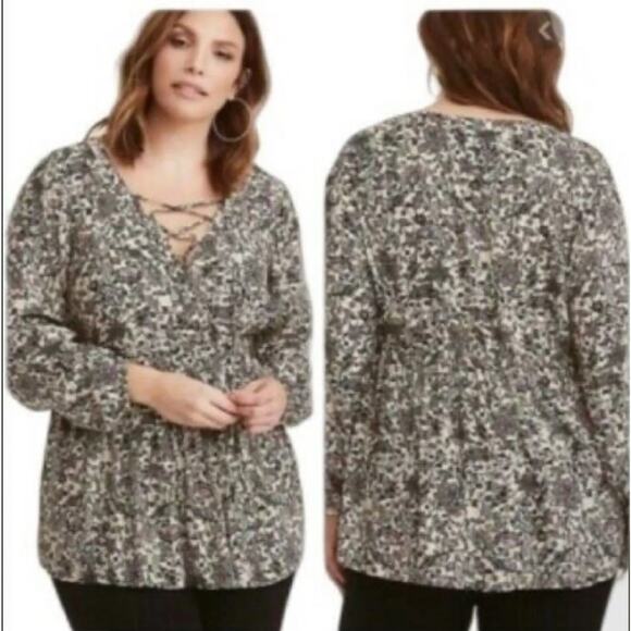 Torrid Peasant Top Tie Neck Chiffon Floral Black White Size 1X - Picture 1 of 9